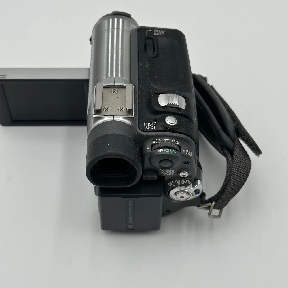 Panasonic NV-GS30A MiniDV Digital Camcorder 500x Zoom Remote Case Untested